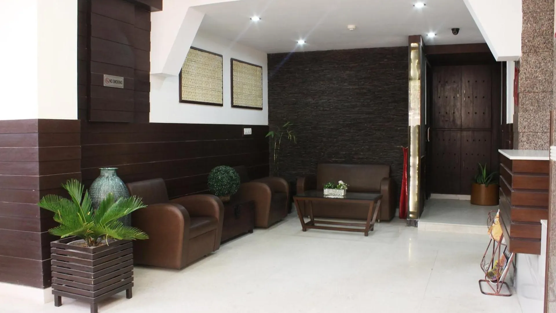 Hotel O Green Lotus Delhi